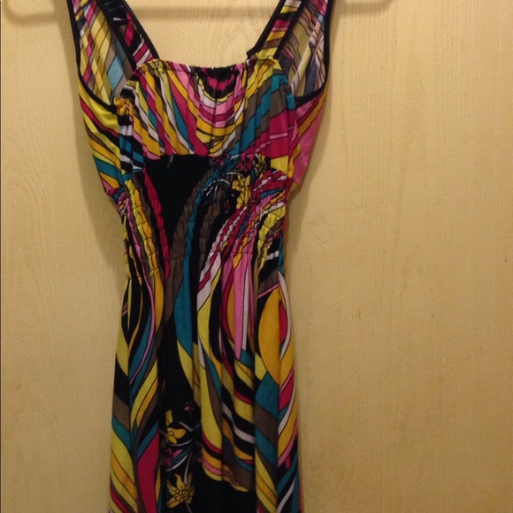 Pretty colorful dress - Picture 3 of 3